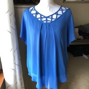 Beautiful Blue Lined Top